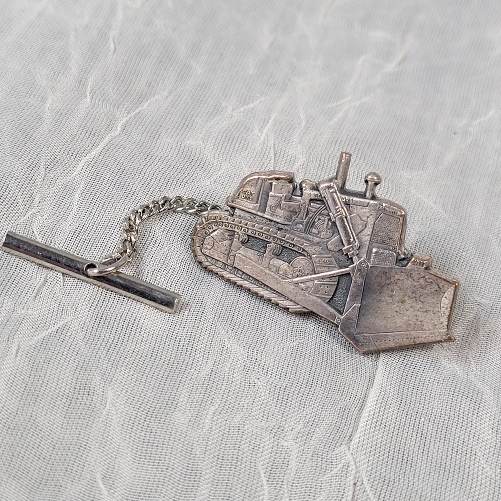 Caterpillar Bulldozer D7G Tie Tac Pin Silver Tone Heavy Equipment CAT Accessory